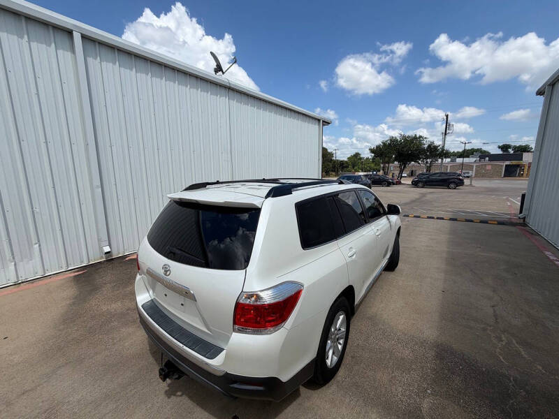 2013 Toyota Highlander Plus
