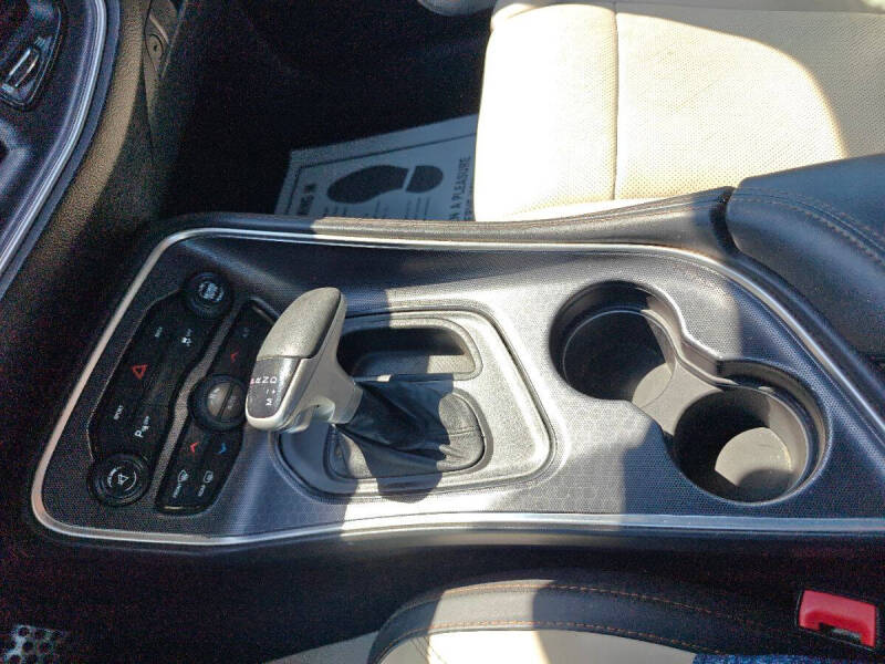 2016 Dodge Challenger SXT Plus