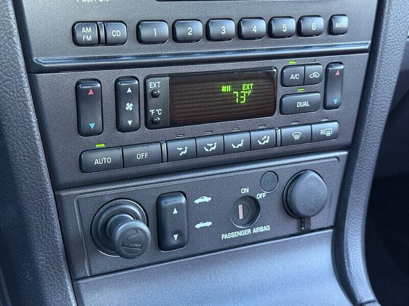 2003 Ford Thunderbird 26