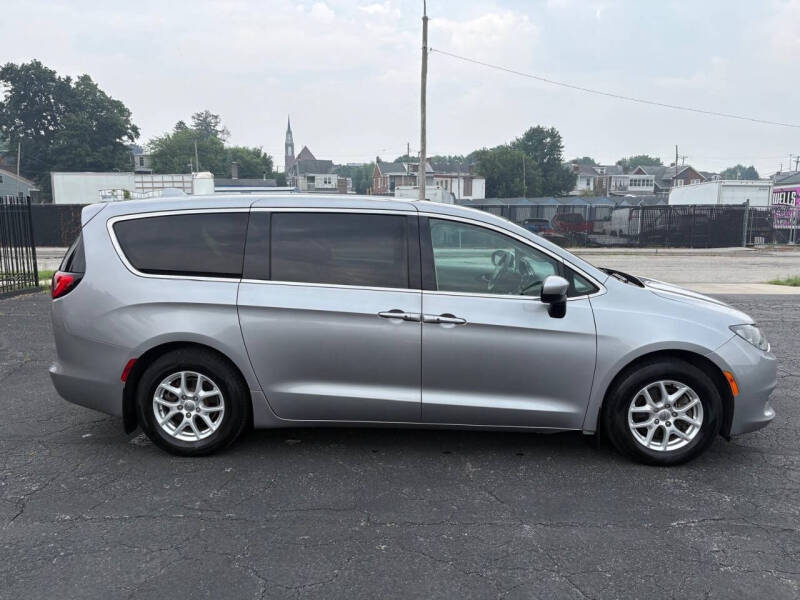 2017 Chrysler Pacifica Touring