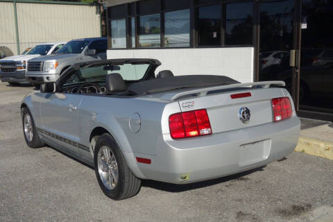 2005 Ford Mustang V6 Deluxe