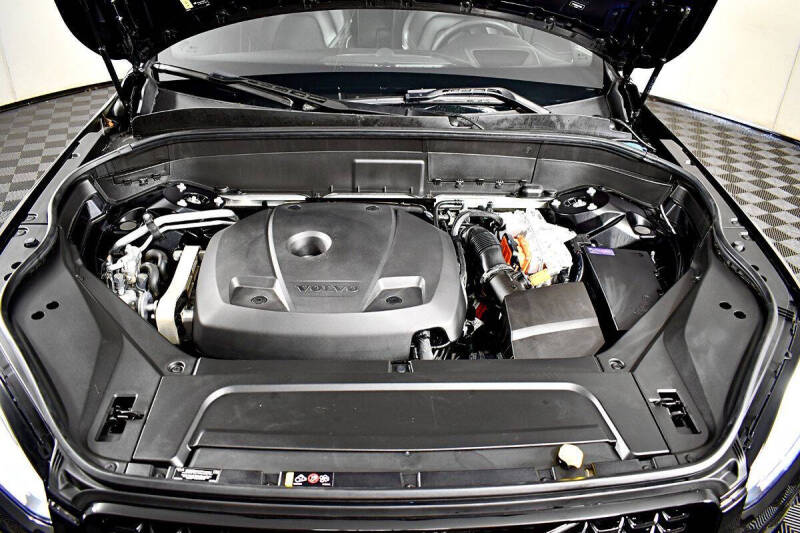 2022 Volvo XC90 Recharge T8 R-Design