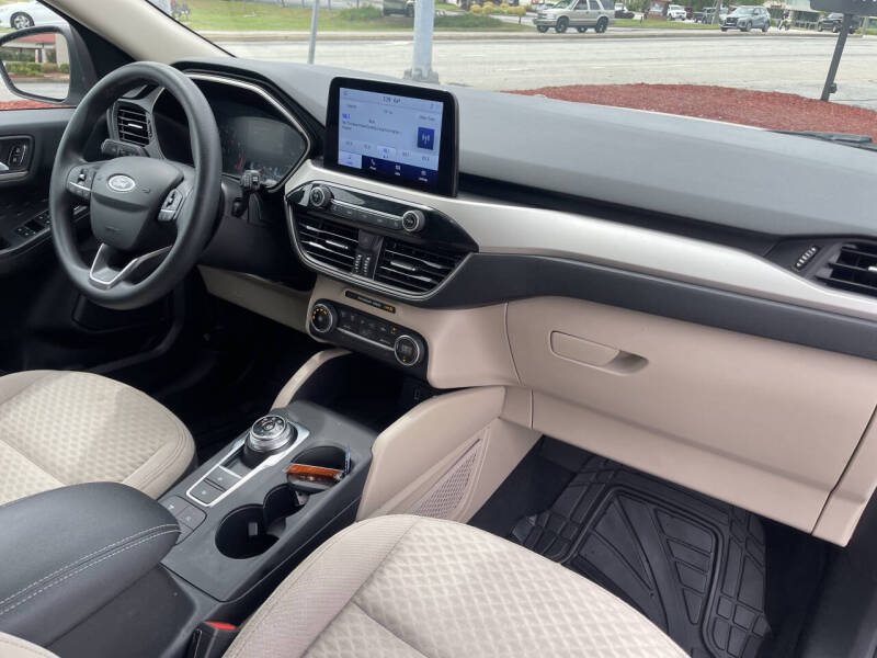 2020 Ford Escape SE