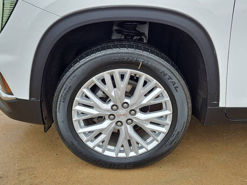 2024 GMC Acadia Elevation