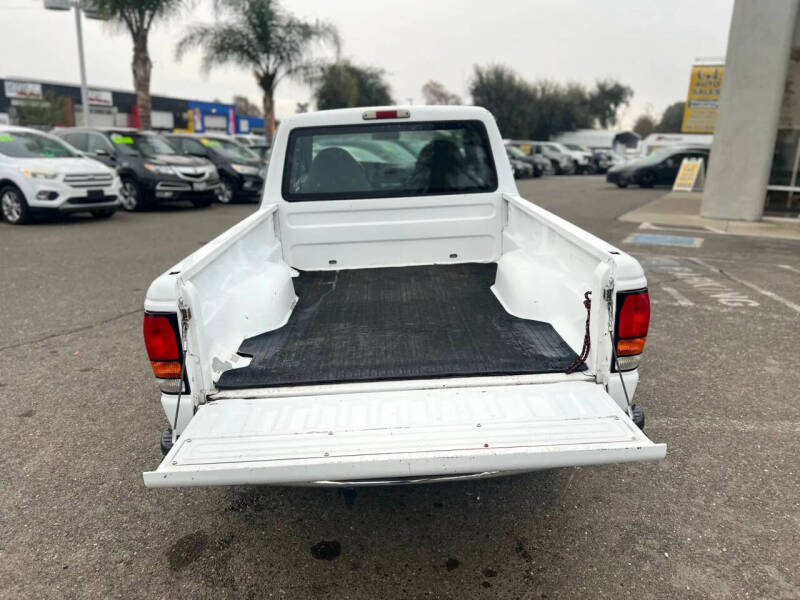 2000 Mazda B-Series B3000 SE