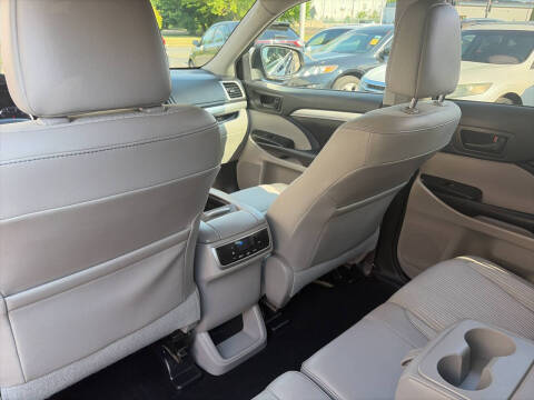 2016 Toyota Highlander LE