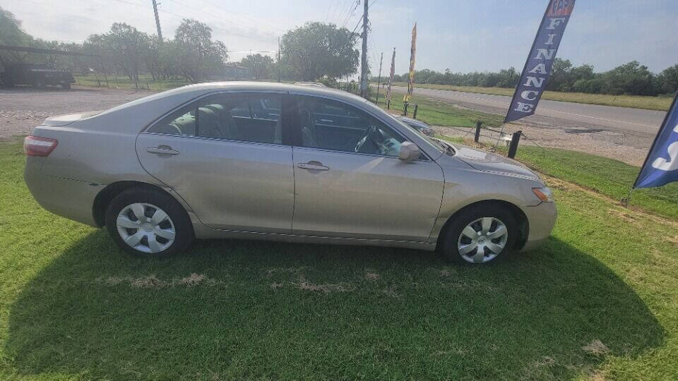 2009 Toyota Camry for sale at LEE'S MOTOR CO LLC in San Antonio, TX