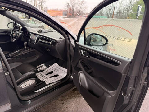 2018 Porsche Macan S