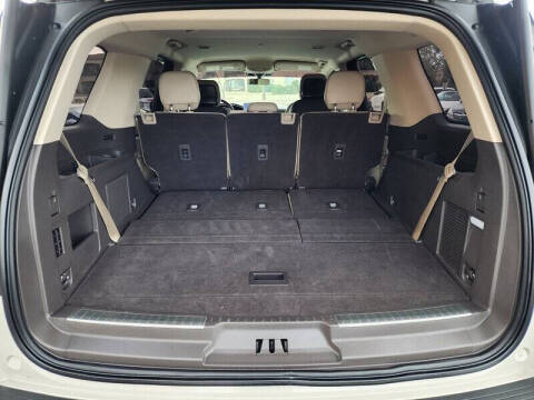 2023 Lincoln Navigator Standard