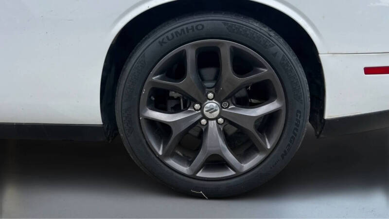 2018 Dodge Challenger SXT Plus