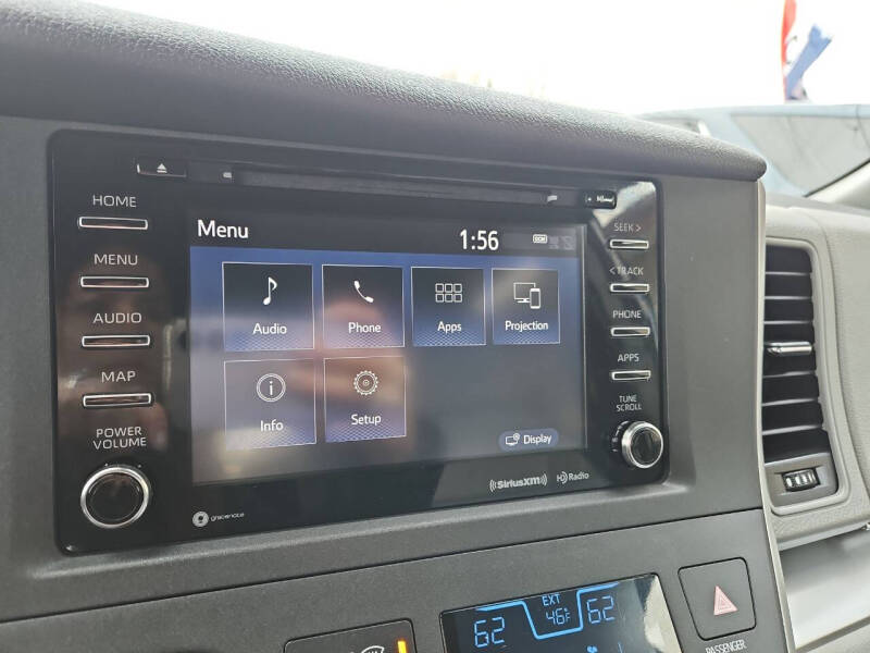 2020 Toyota Sienna LE Mobility 7-Passenger