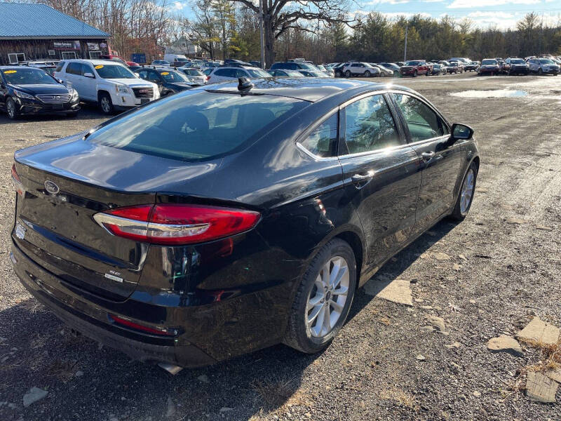 2020 Ford Fusion SE photo 5