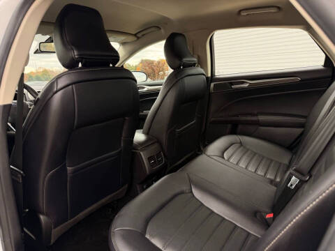 2017 Ford Fusion Hybrid SE