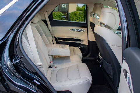 2025 Genesis GV70 2.5T Standard