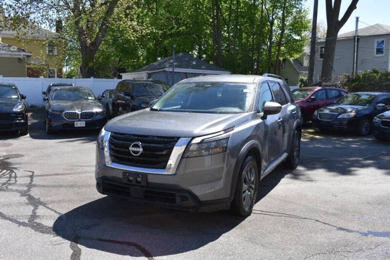 2025 Nissan Pathfinder SV
