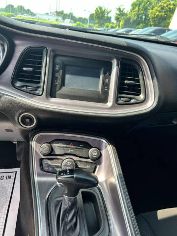 2015 Dodge Challenger SXT