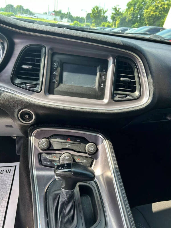 2015 Dodge Challenger SXT