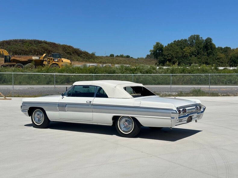 1962 Oldsmobile Starfire