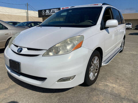 2007 Toyota Sienna for sale at Houston Auto Gallery in Katy TX