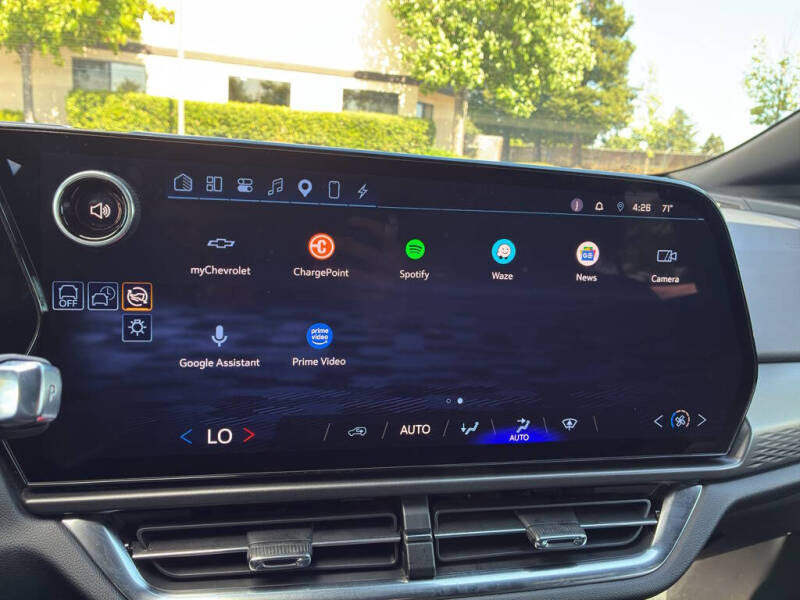 2025 Chevrolet Equinox EV LT