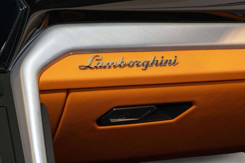 2024 Lamborghini Urus S