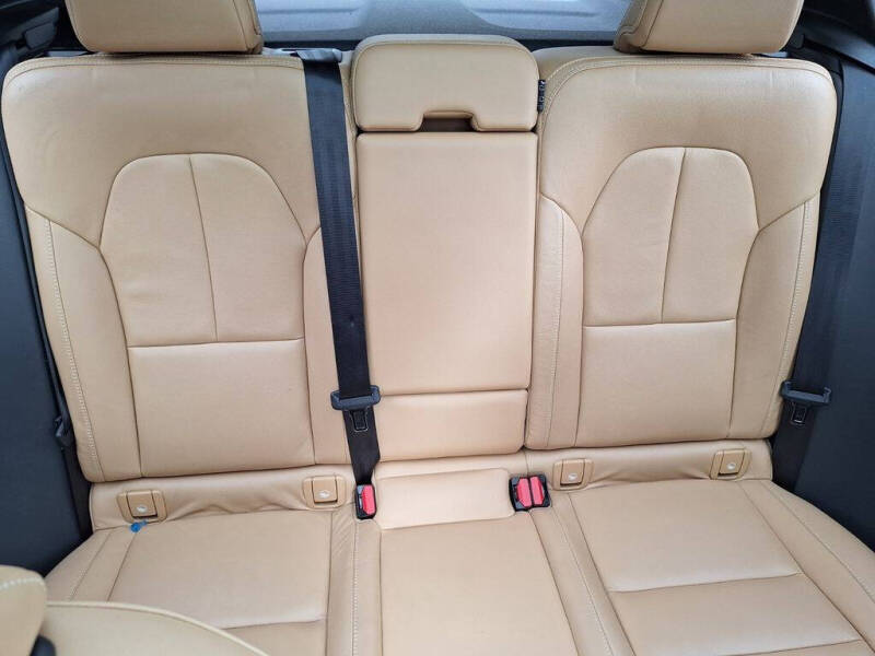 2019 Volvo XC40 T5 Momentum