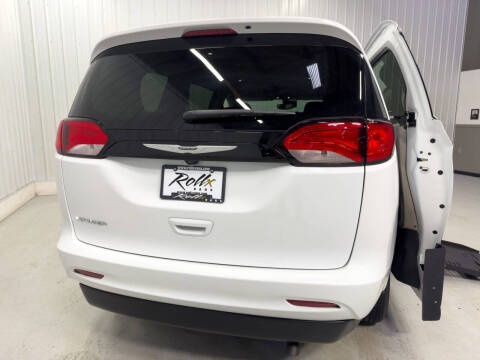 2023 Chrysler Voyager LX