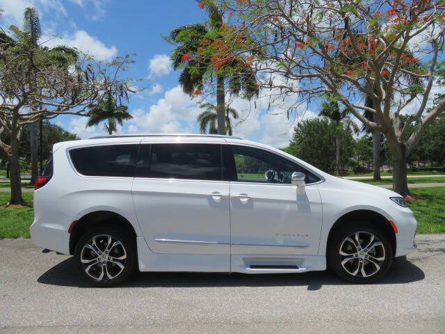 2022 Chrysler Pacifica Pinnacle