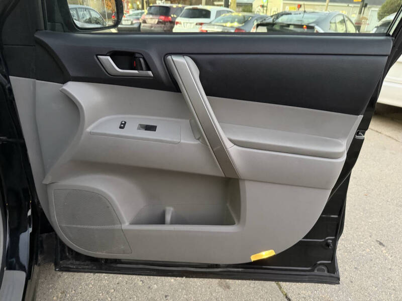 2013 Toyota Highlander SE