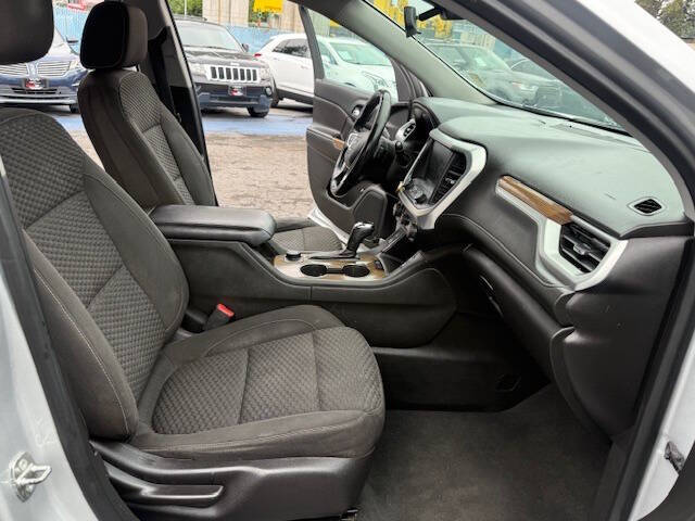 2017 GMC Acadia SLE-2