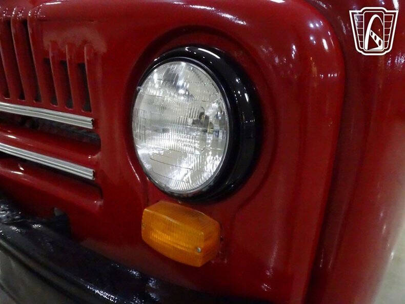 1952 International I-110