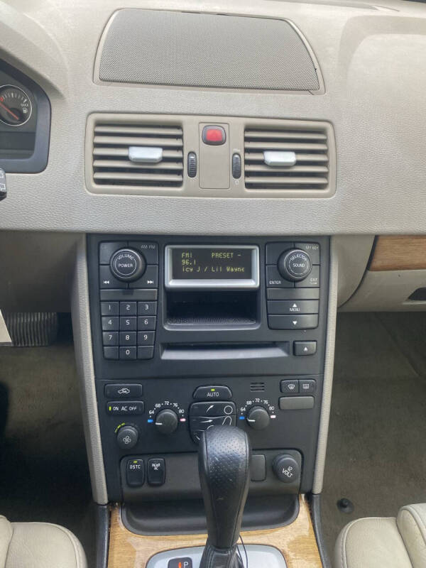 2004 Volvo XC90 2.5T