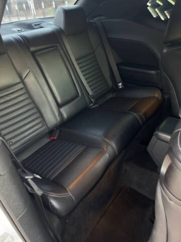 2013 Dodge Challenger SXT