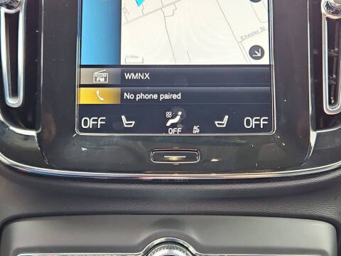 2022 Volvo XC40 T5 Momentum