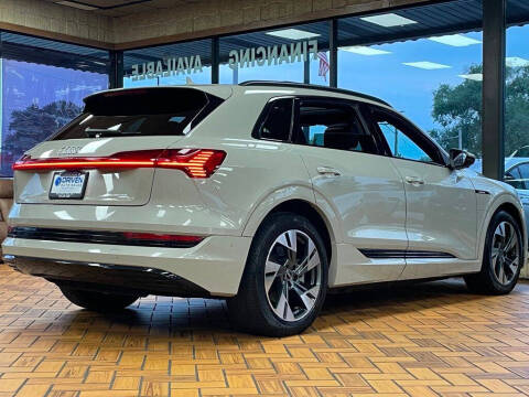 2022 Audi e-tron quattro Premium