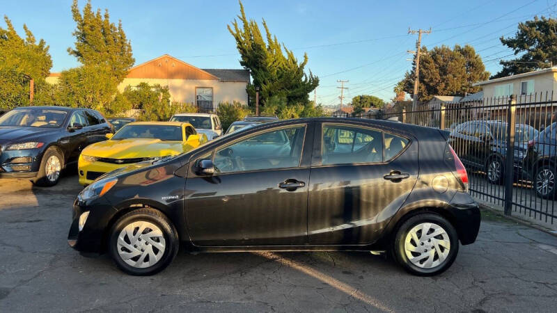 2016 Toyota Prius c One