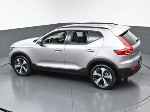 2026 Volvo XC40 B5 Plus