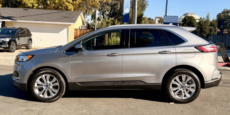 2020 Ford Edge Titanium