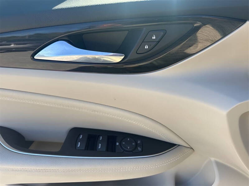 2018 Buick Regal Sportback Essence