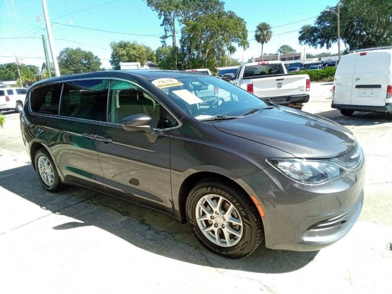 2020 Chrysler Voyager LX