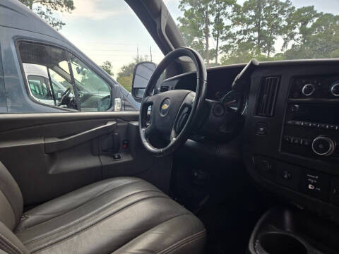 2023 Chevrolet Express 2500