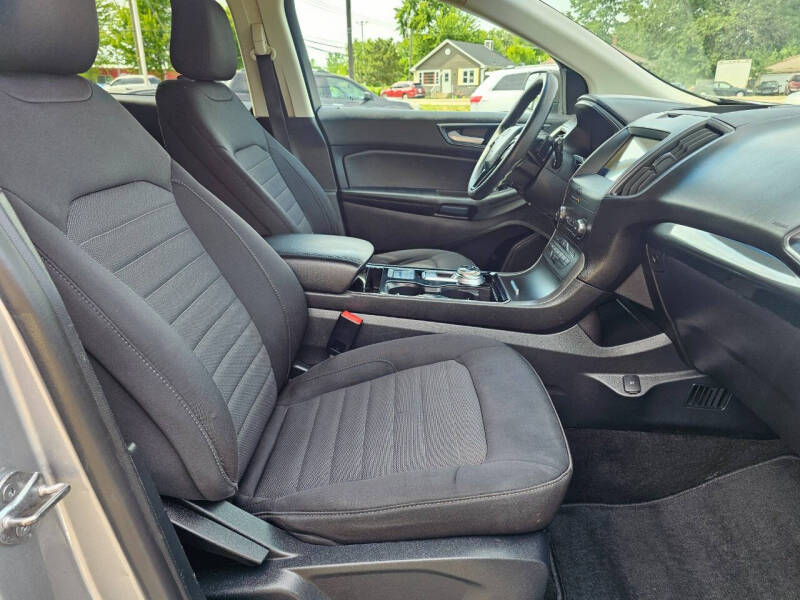 2020 Ford Edge SE