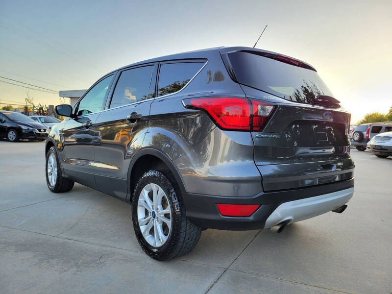 2019 Ford Escape SE