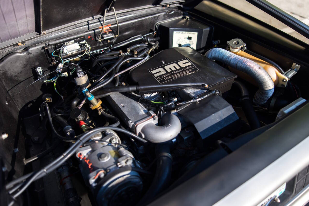 1981 DeLorean DMC-12 24