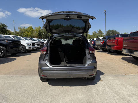 2023 Nissan Kicks SV