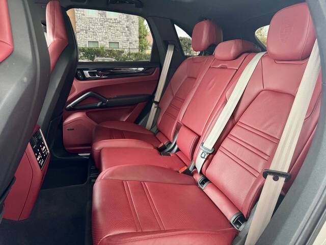 2022 Porsche Cayenne Platinum Edition