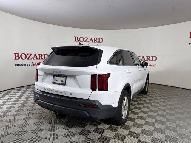 2022 Kia Sorento LX