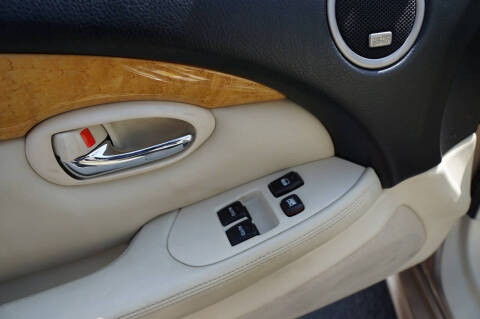 2004 Lexus SC 430