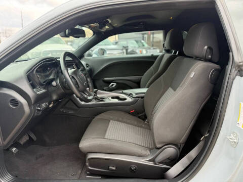 2021 Dodge Challenger SXT