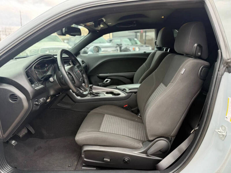 2021 Dodge Challenger SXT